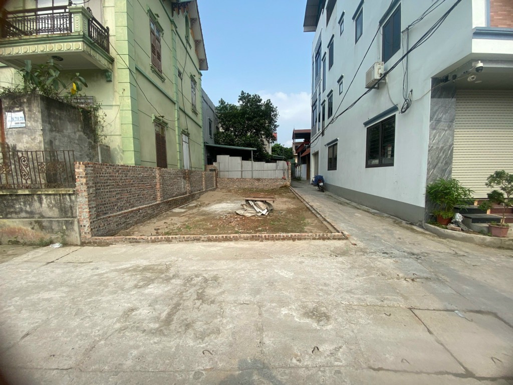 Bán mảnh đất Dục Tú, Đông Anh, Hà Nội , 2 mặt view nhìn hồ, 65m2, sổ hồng đầy đủ