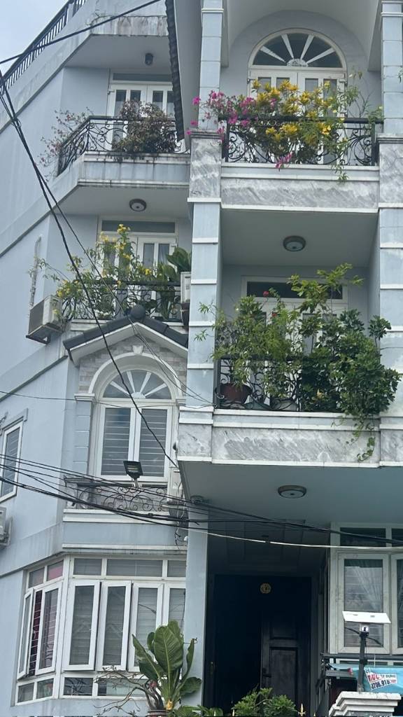 Bán nhà Nguyễn Duy Trinh, Quận 2( cũ)  Căn Góc 2 HXH,  4 Tầng Mới Keng, Chỉ 6,2 Tỷ