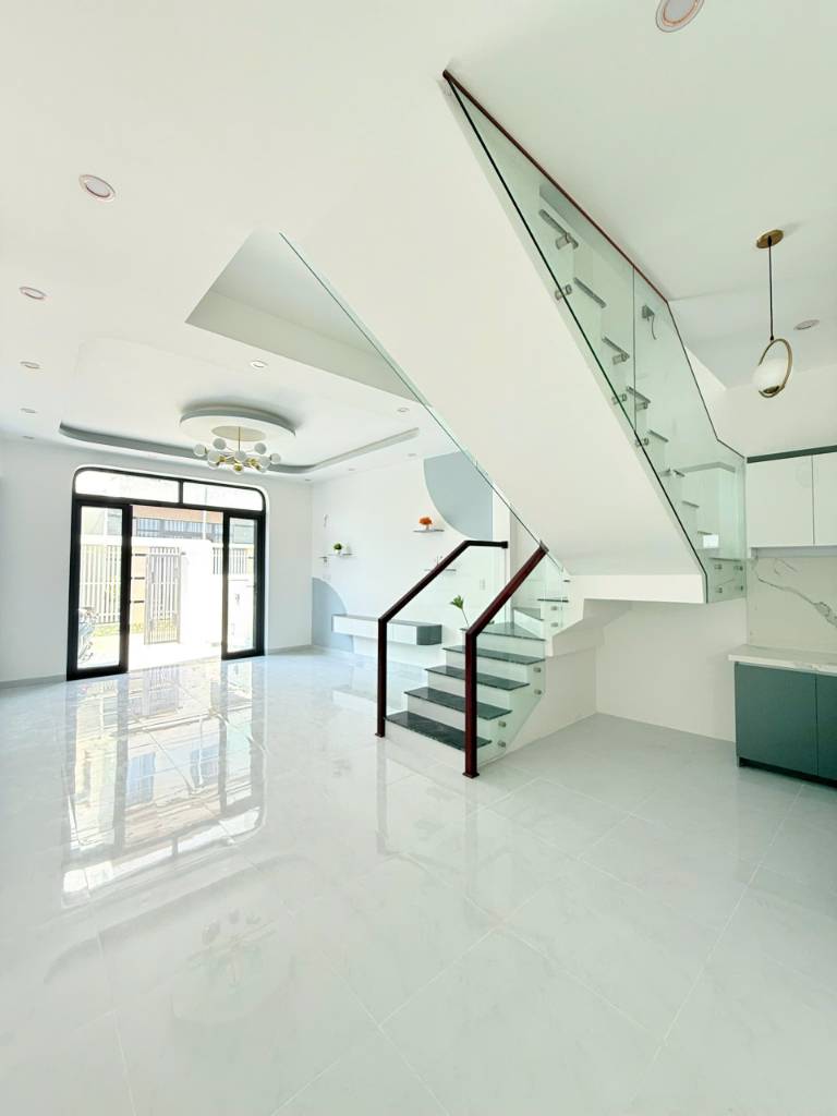 Nhà đẹp 2 Tầng kiên cố gần bờ kè Sông Cái - Trung Tâm Diên Khánh - Khánh Hòa