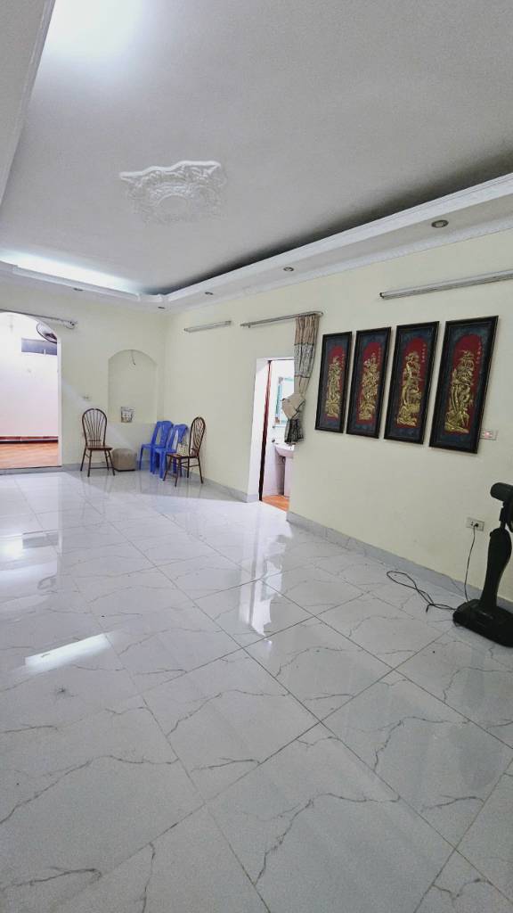 Cho thuê căn hộ tập thể N8 - trường CĐCSND 1, 95m2, 3 ngủ, giá chỉ 10.x triệu/tháng