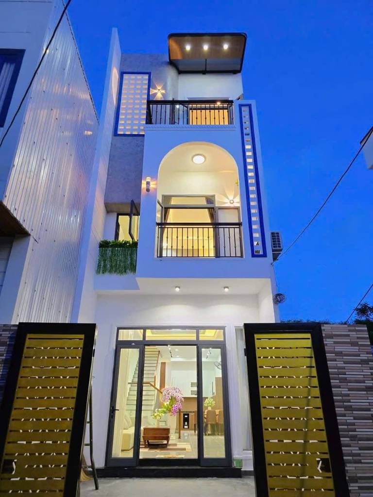 SIÊU PHẨM NHÀ 2 TẦNG – TRUNG TÂM PHƯỜNG 4, TP. TÂN AN – GIÁ CHỈ NHỈNH 2 TỶ
