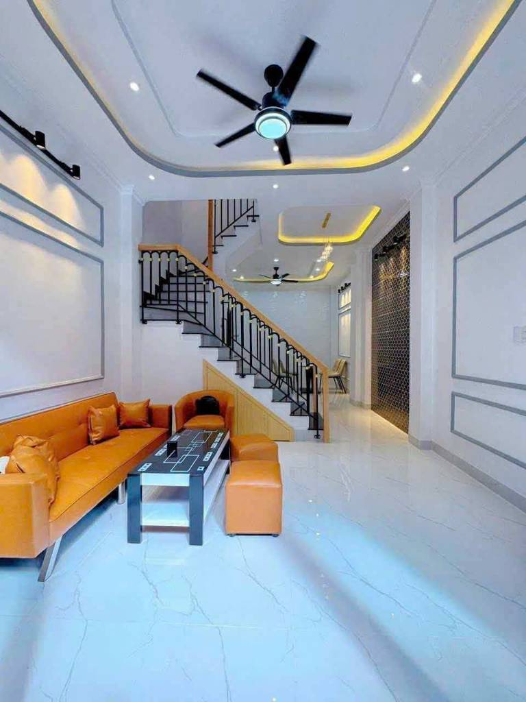 CHÍNH CHỦ CẦN BÁN NHÀ 1 TRỆT 3 LẦU – NGAY TRUNG TÂM PHƯỜNG 4 – TP. TÂN AN