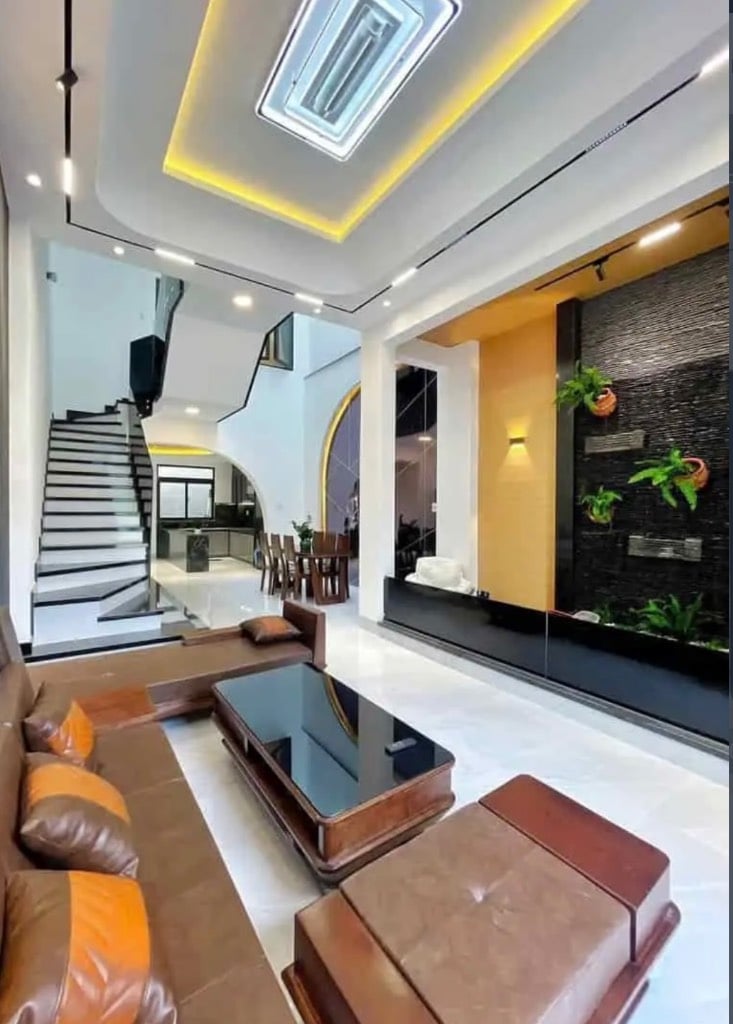 Căn nhà mới xây trung tâm TP Tân An, giá 2 tỷ 350, diện tích 70m2