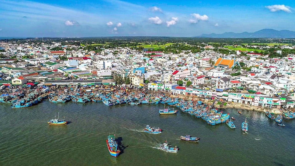 Bán đất mặt biển Lạc Đạo, Phan Thiết, 1300m2, sổ đỏ, giá cực ưu đãi
