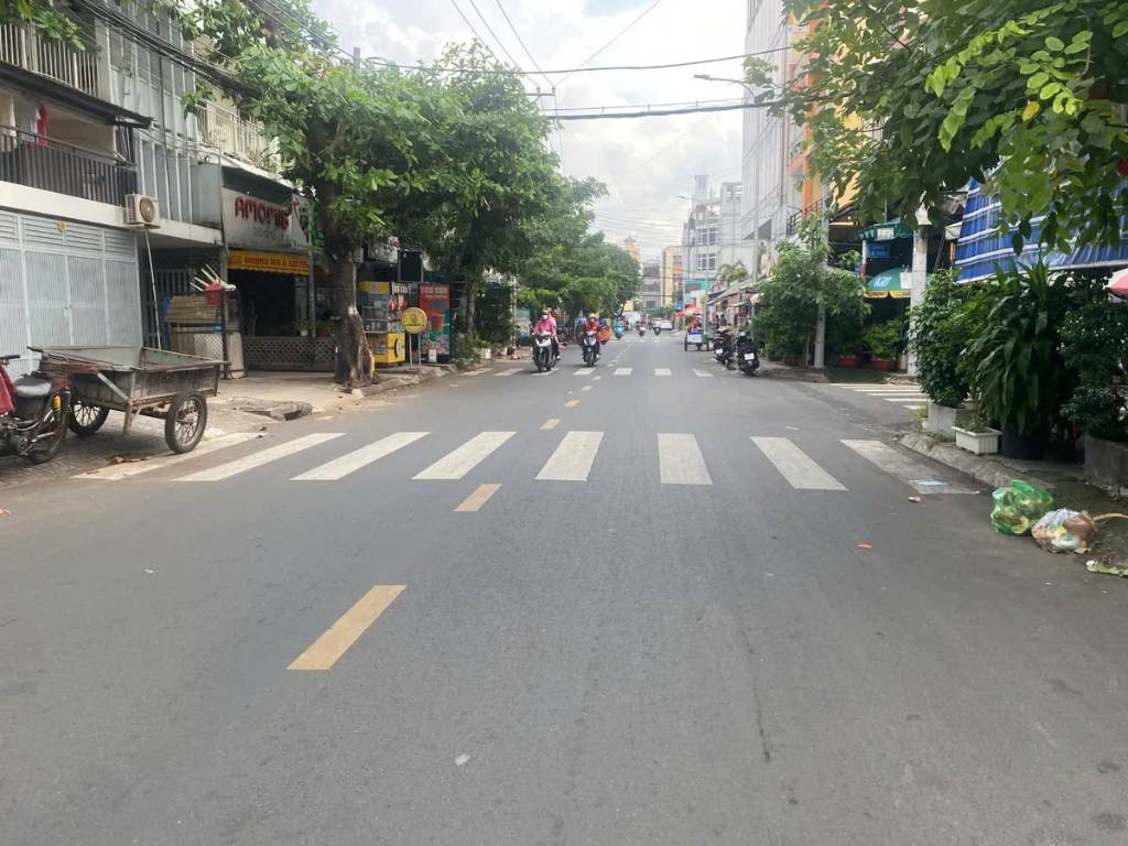 Bán nhà Mặt tiền Phạm Vấn, 80m2, 4x20, KD đỉnh, tiện xây mới, 15 tỷ TL