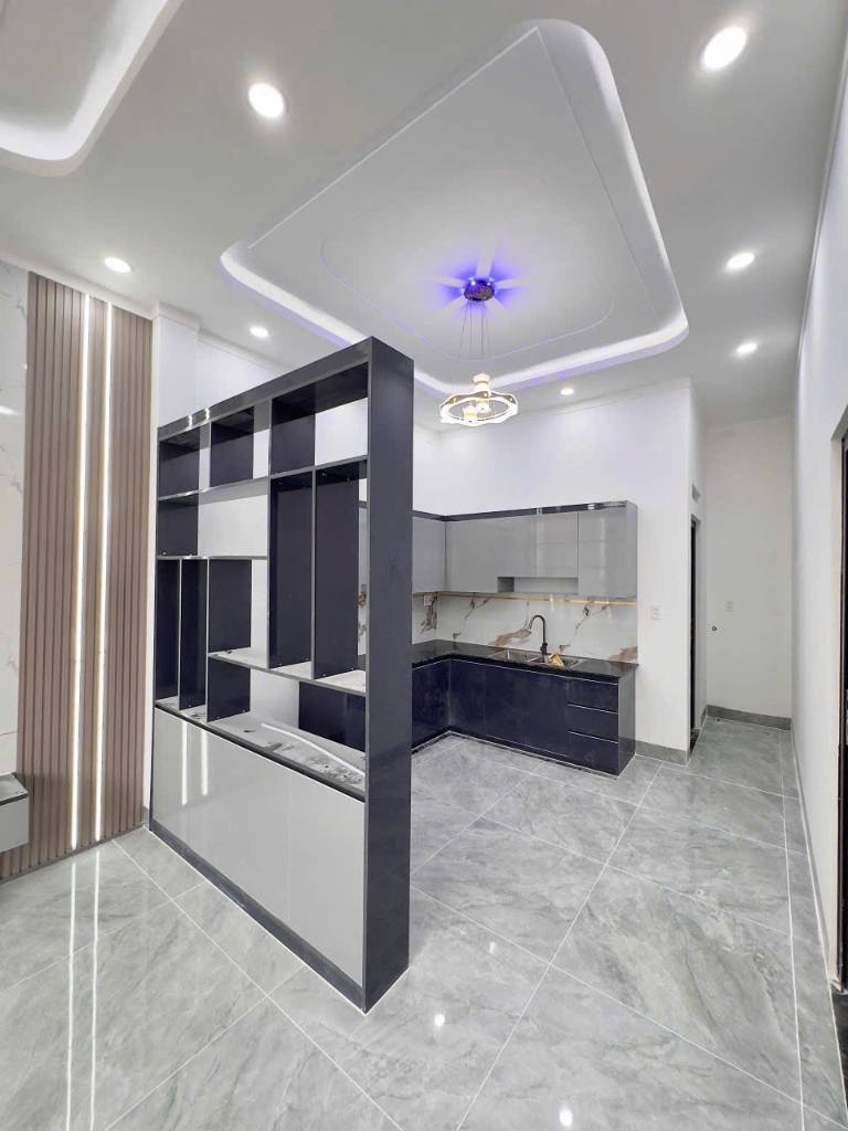 Bán nhà 1 trệt 1 lầu, 3pn, hoàn công, thổ cư, sát trung tâm Biên Hoà