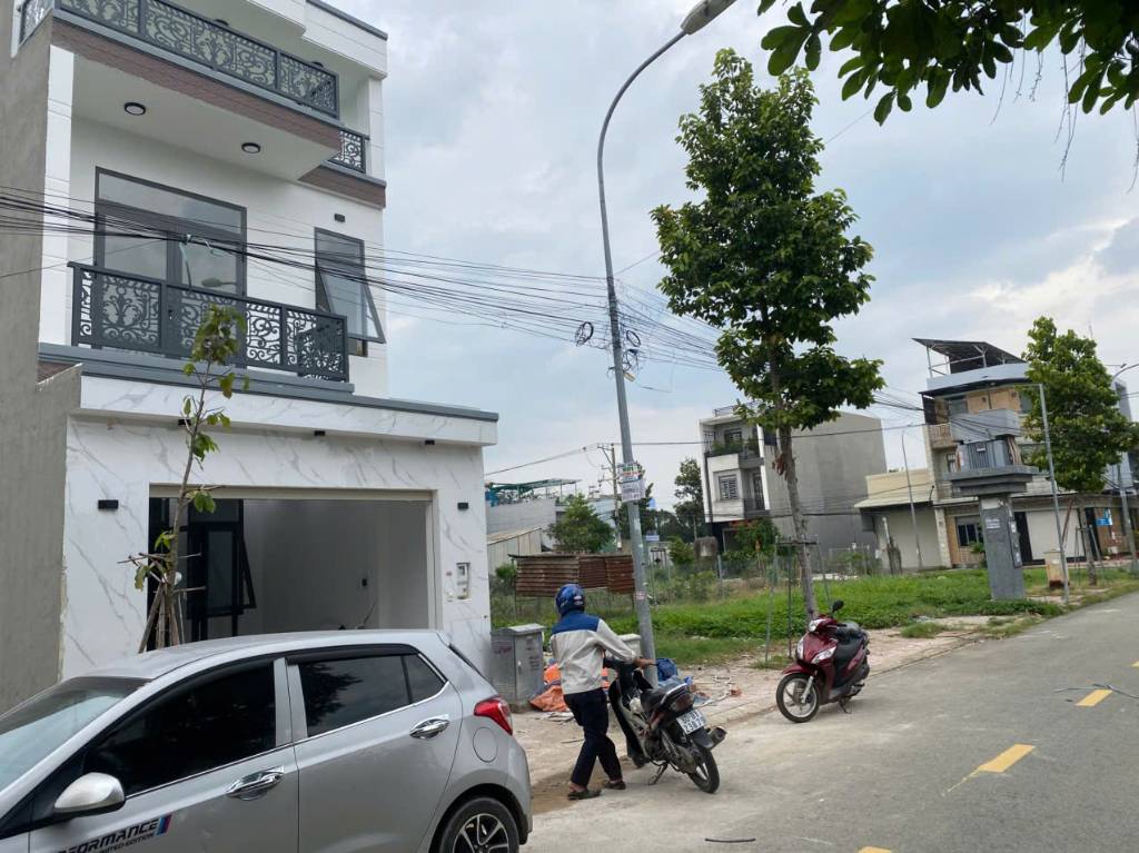 Nhà mới xây, sổ riêng, đường 10m bàn cờ, thổ cư, giá 2ty990tr