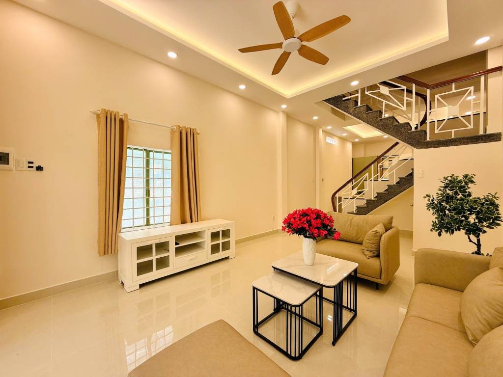NHÀ 3 TẦNG 62m2 NỞ HẬU HXH 1 TRỤC NGUYỄN VĂN KHỐI - 6.55 TỶ