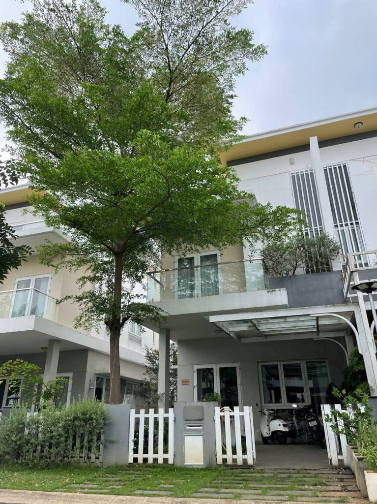 Cho thuê biệt thự Melosa Khang Điền, full nội thất cao cấp, ngay hồ bơi trung tâm