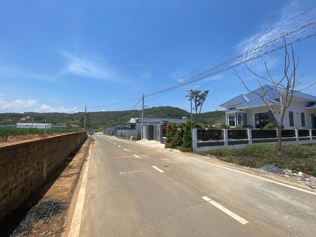 BÁN 240m2 BDS NGHỈ DƯỠNG và ĐỊNH CƯ – VIEW SÔNG NÚI ĐỘC ĐÁO – GẦN SÂN BAY ĐÀ LẠT - SỔ HỒNG ĐẦY ĐỦ