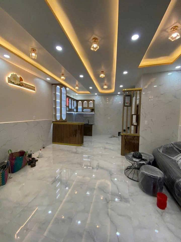 BÁN NHÀ 1 TRỆT 2 LẦU TRUNG TÂM PHƯỜNG 4 – TP. TÂN AN – LONG AN – 75m2 – Giá 2.5 Tỷ