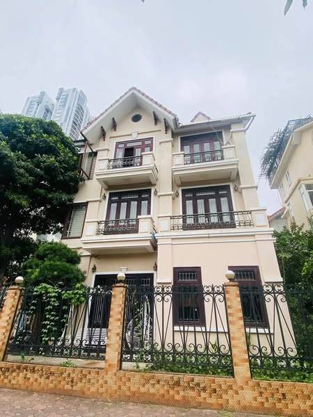 CẦN BÁN GẤP – GIẢM SỐC 10 TỶ – BIỆT THỰ ĐẲNG CẤP KĐT VĂN QUÁN DIỆN TÍCH 216M GIÁ 47 TỶ