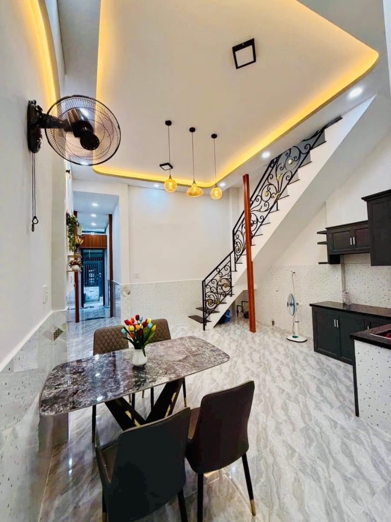 CHỈ HƠN 2 TỎI SIÊU PHẨM NHÀ ĐẸP BÌNH HƯNG HÒA A, BÌNH TÂN,  33M2, GIÁ 2,8 TỶ