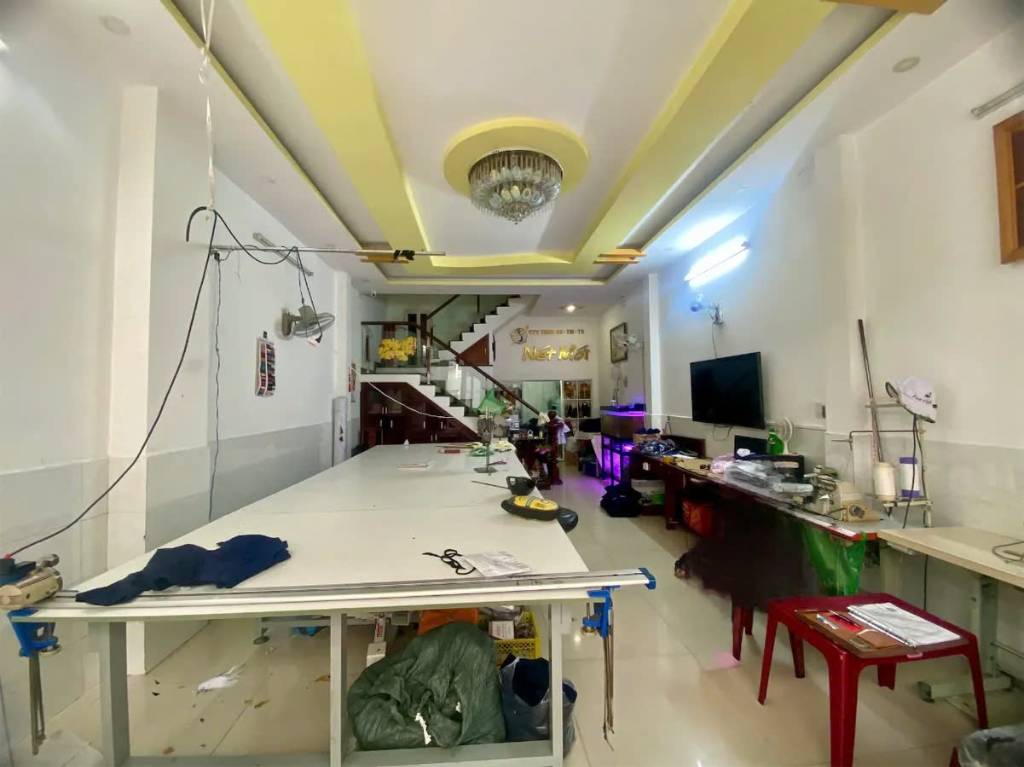 Bán nhà Hẻm 6m Tân Quý, 70m2, 5x14, 3 tầng, Kế AEON Tân Phú, Chỉ 9.5 tỷ TL