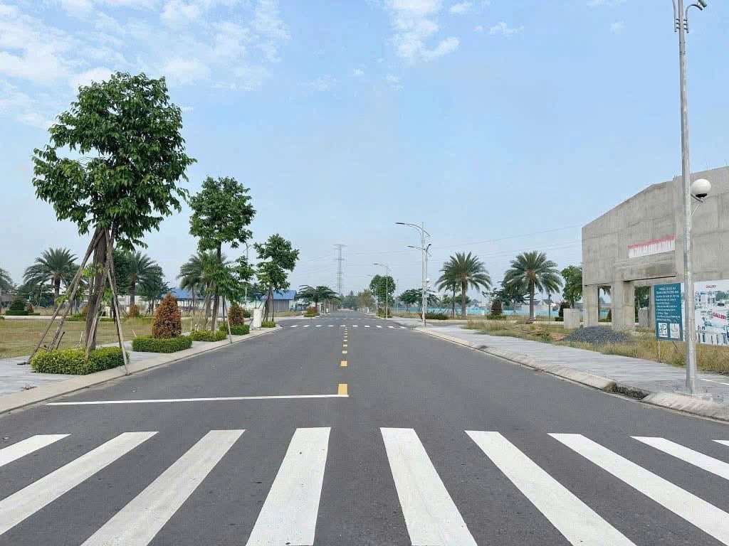 Chính Chủ Cần Bán 1 lô đất liền kề sát trường THCS Lý Tự Trọng, phường 4, TP Tân An