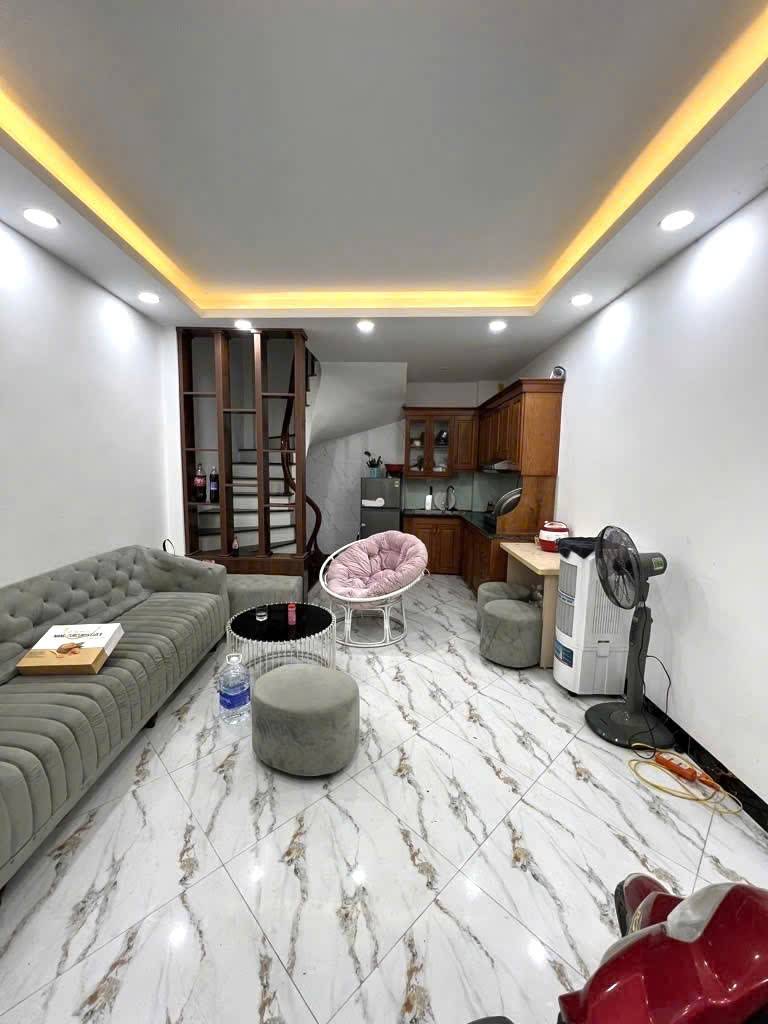 Bán nhà đẹp 5 tầng Đền Lừ, ô tô đỗ, cạnh hồ, an sinh tốt, Hoàng Mai, Hà Nội