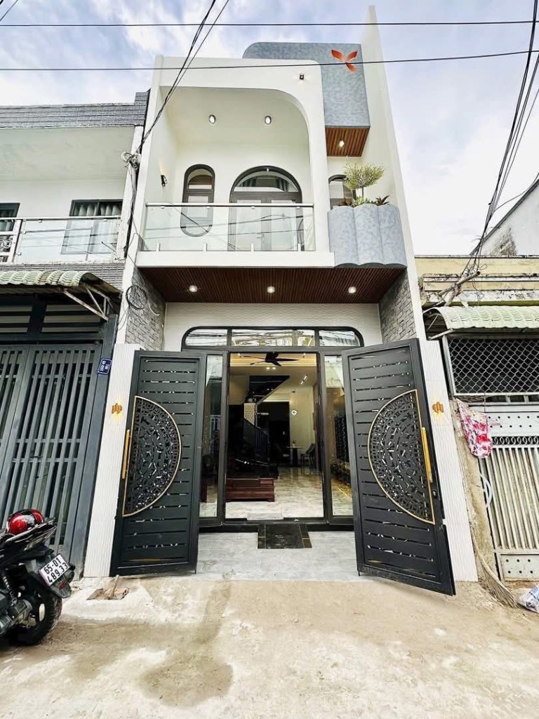 NHÀ 1 TRỆT 1 LẦU TRỤC CHÍNH HẺM 160 ĐƯỜNG TẦM VU THÔNG RA HẺM 50 TRẦN HOÀNG NA FULL NỘI THẤT CAO CẤP
