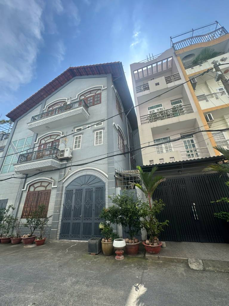 BÁN NHÀ GÓC 2 MẶT TIỀN – 182-182A LÊ THỊ BẠCH CÁT, P.11, Q.11