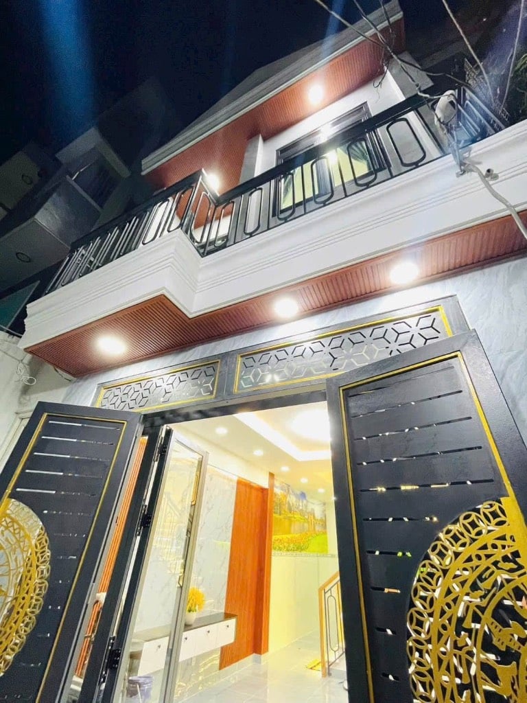 Căn nhà mới xây mặt tiền trung tâm Tp. Tân An, Long An, giá 2 tỷ, 68m2, SHR