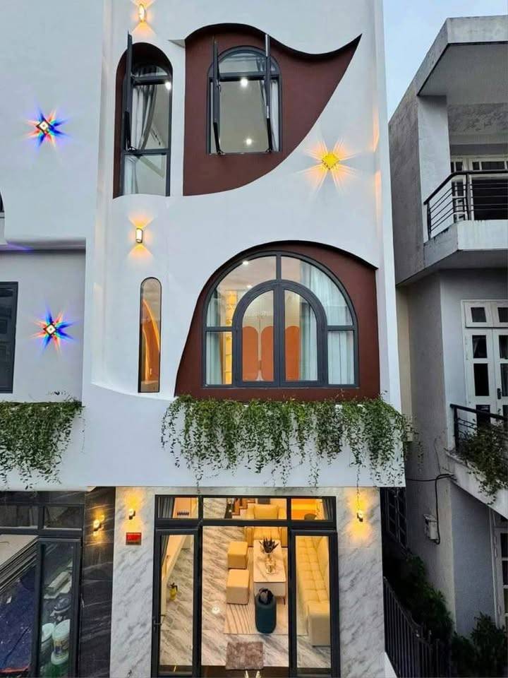 BÁN GẤP NHÀ MỚI XÂY – 1 TRỆT 2 LẦU – SHR – GẦN QL1A TP TÂN AN, LONG AN – 68M² – GIÁ 2 TỶ 200TR