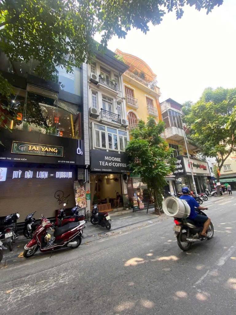 Siêu phẩm vừa hot lại hiếm Nguyễn Trường Tộ , sổ vuông đét 2 mặt phố DT đất 125 m bán nhanh 55 tỷ