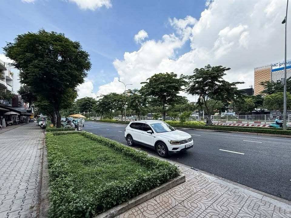 ĐIỆN BIÊN PHỦ - 10 CHDV KHAI THÁC 70TR/THÁNG - 90m2 - CHỈ 12 TỶ