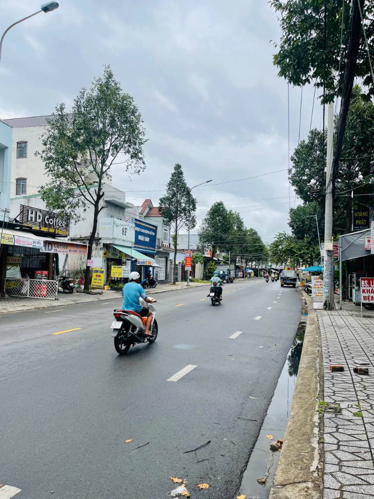 CHO THUÊ NHÀ MẶT TIỀN ĐỒNG VĂN CỐNG, VỈA HÈ RỘNG THÍCH HỢP KINH DOANH