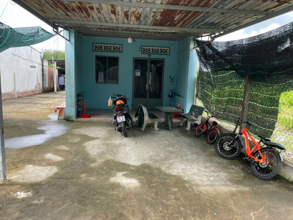 Chính chủ bán nhà mặt tiền đường Bùi Thị Ngọn, An Nhơn Tây, 303m2 có 199m2 đất ở, sổ đỏ, giá 2,7tỷ