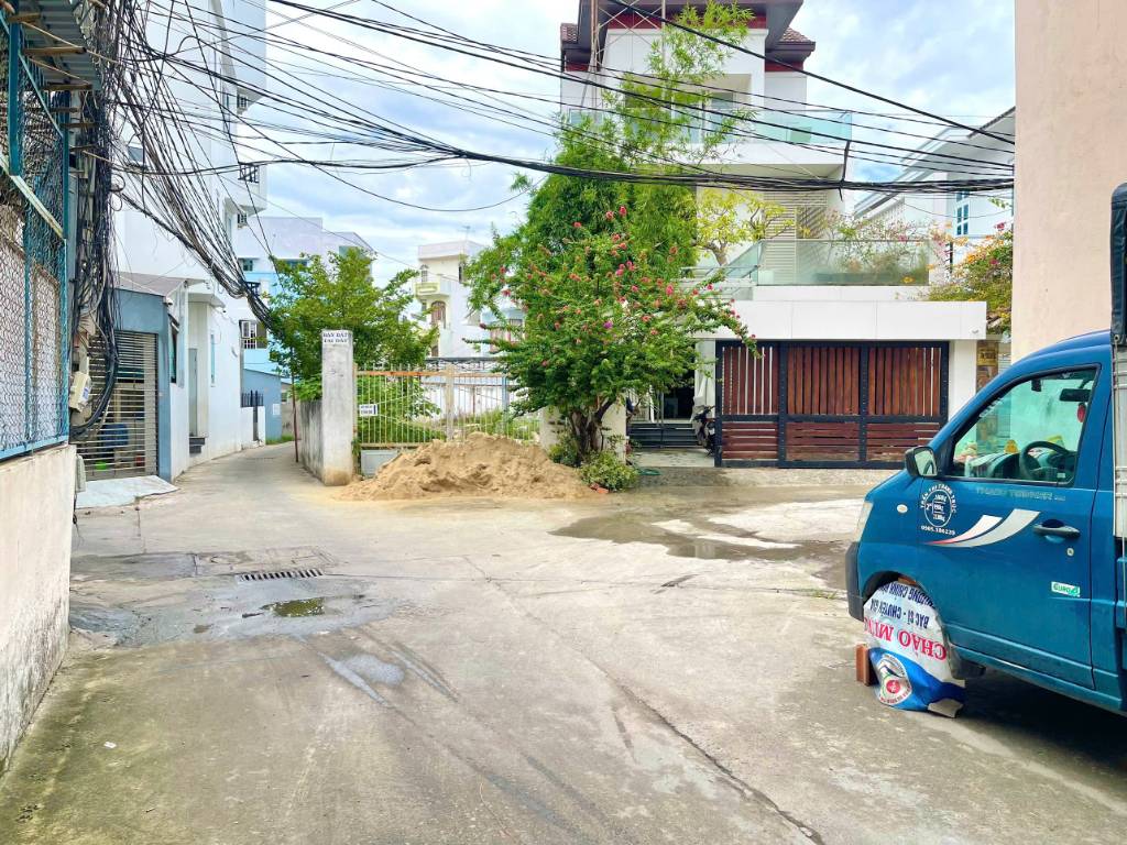 Đất đẹp ngay Trung Tâm Nha Trang - ngay Vòng xoay Ngọc Hội - cách 23/10 chỉ 20m