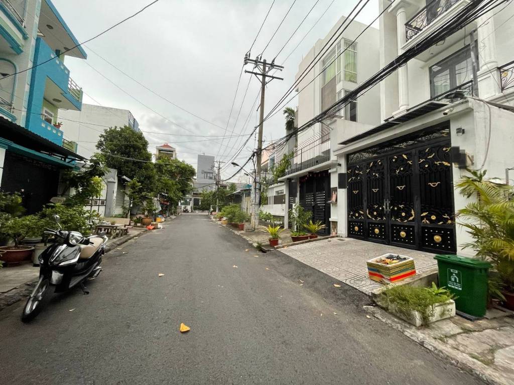 Bán nhà 94m2 - Hẻm xe tải 10m, Đ. Hoàng Ngọc Phách, Q. Tân Phú