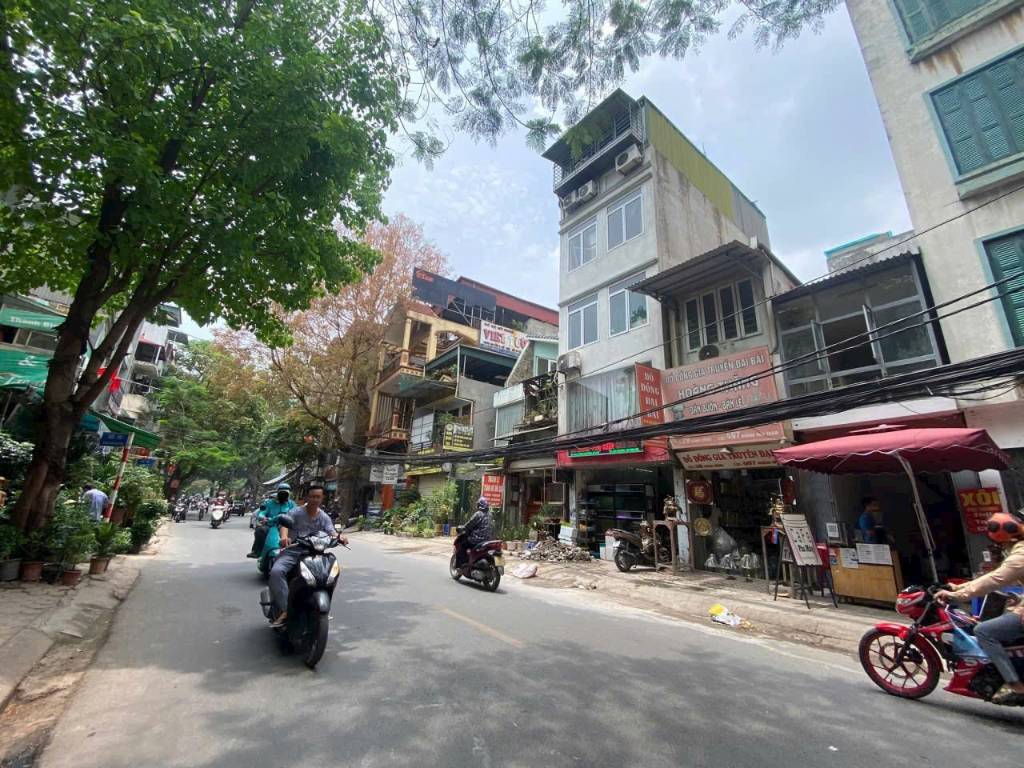 SIÊU PHẨM MẶT PHỐ VŨ NGỌC PHAN, NGUYÊN HỒNG,  DIỆN TÍCH 150M, ĐẤT MẶT TIỀN 6 M, GIÁ 38,9 TỶ