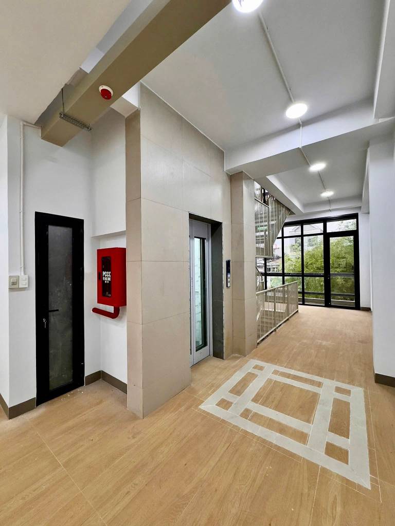 Cho thuê tòa nhà gần chợ Tam Bình, Tp Thủ Đức, 6pn, 170m2, giá 80 triệu, thích  hợp mở trung tâm Anh Ngữ, văn phòng