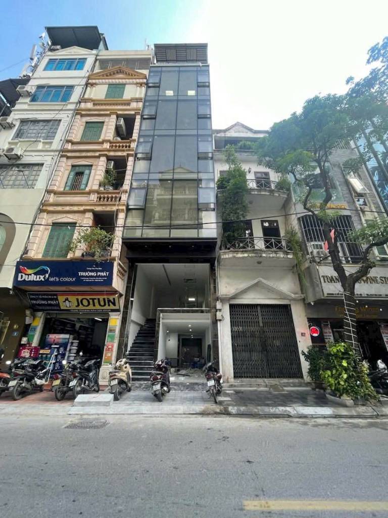 Mặt phố Siêu Vip Đỗ Quang, Cầu Giấy, nhà mới xây 8 tầng, thang máy, 1 mặt phố, 1 mặt ngõ, oto tránh siêu hiếm