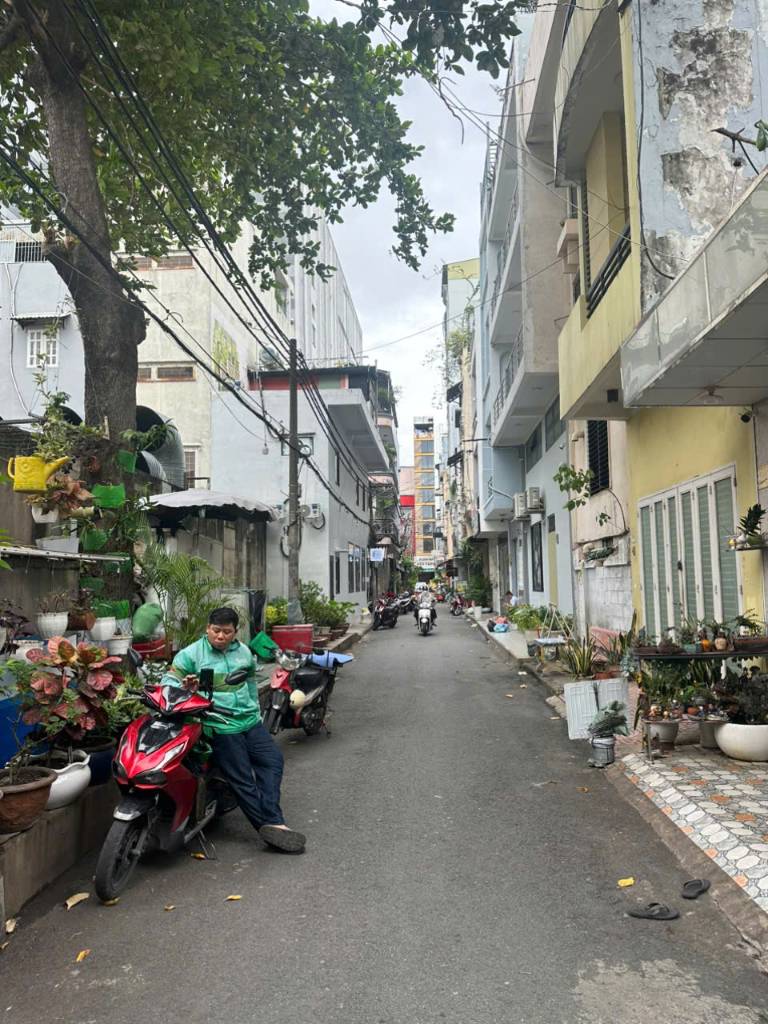 Bán nhà hiếm hẻm xe hơi Sư Vạn Hạnh, Q.10 - ngay Vạn Hạnh Mall - ngang 4m giá dưới 13 tỷ