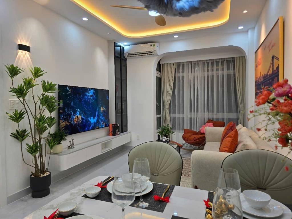 Cần bán nhanh căn hộ Sky garden 3, PMH, Q7, DT 68,86m2, TK 2PN nhà mới đẹp, giá chỉ 5,2 tỷ