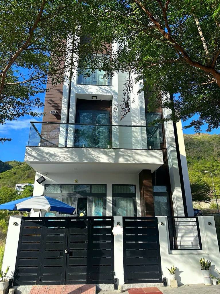 CHO THUÊ NHÀ NGUYÊN CĂN 1 TRỆT 2 LẦU KHU VỰC BẮC NHA TRANG, GIÁ 14 TRIỆU/ THÁNG