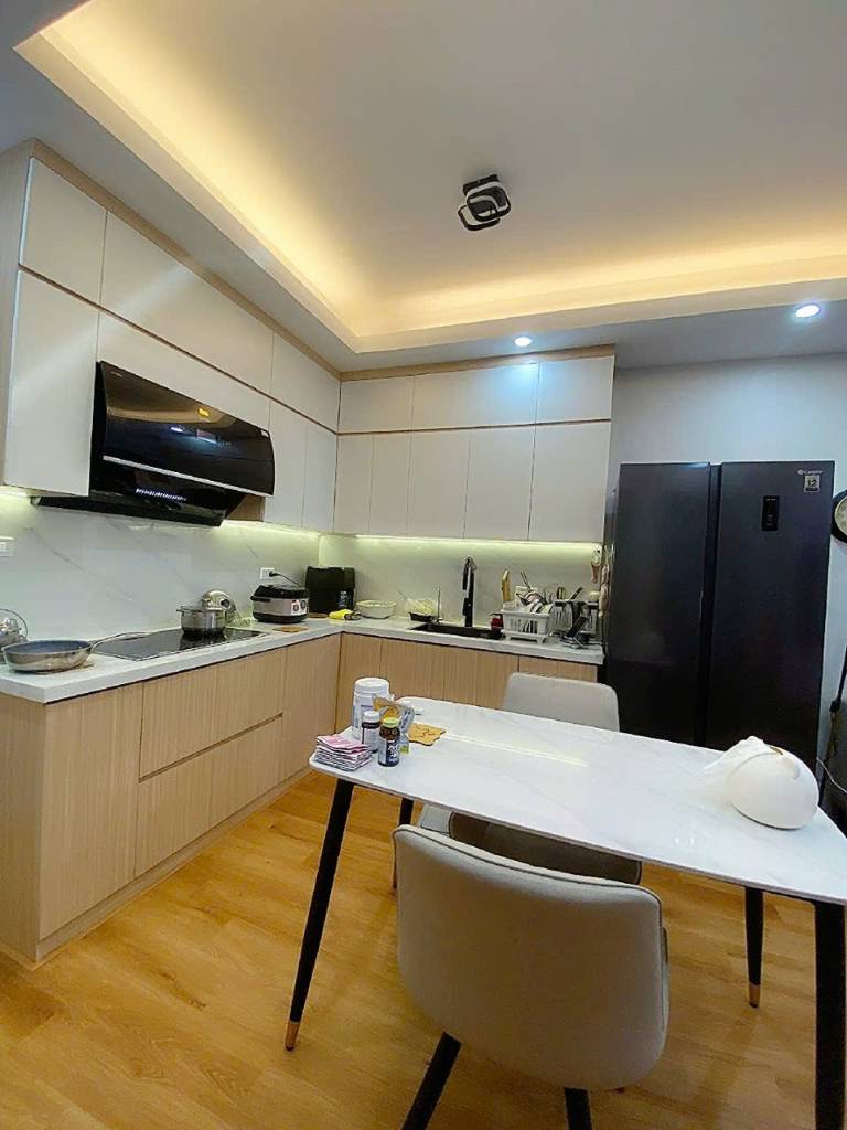 SIÊU PHẨM TẬP THỂ HOÀNG QUỐC VIỆT, TẦNG 1, NGÕ OTO TRÁNH, FULL NỘI THẤT, SỔ ĐỎ, Ở NGAY