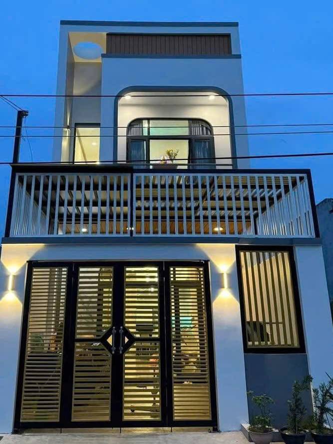 WOW, CHÍNH CHỦ BÁN NHÀ MẶT TIỀN XÃ LONG TRẠCH, GẦN CÔNG AN XÃ, GIÁ 2 TỶ 3, DIỆN TÍCH 90M2, SHR
