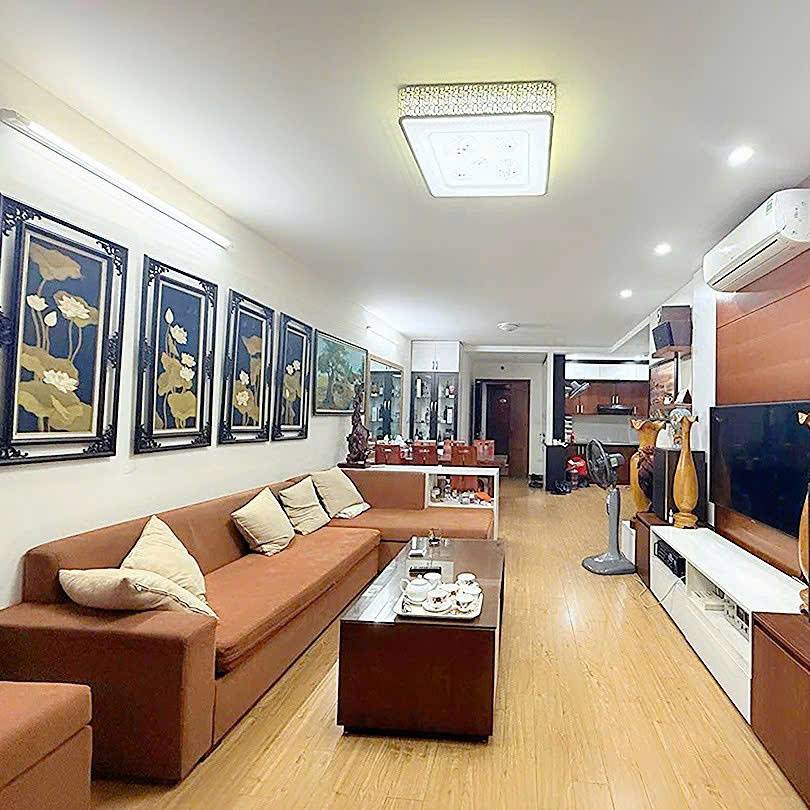 BÁN TẬP THỂ NGHĨA TÂN, GẦN NGÕ 106 NGUYỄN PHONG SẮC, TẦNG 1, OTO ĐỖ CỬA, FULL NỘI THẤT