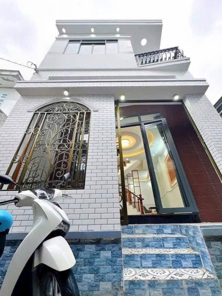 Chính chủ bán nhà lầu xây mới hẻm 3m cách Huỳnh Cương 100m