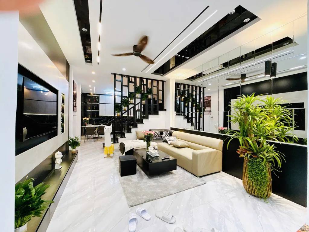 Phương Mai – Nhà đẹp như khách sạn, ô tô đỗ cửa, giá hiếm có chỉ hơn 10 tỷ