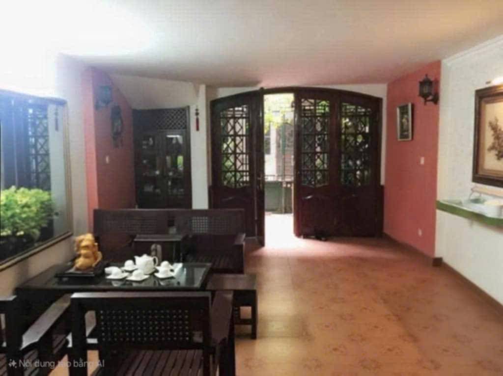 Bán nhà Võng Thị - 4 tầng – Ngõ thông rộng – Cách Hồ Tây 30 bước – Lô góc 100m2 – 31 tỷ