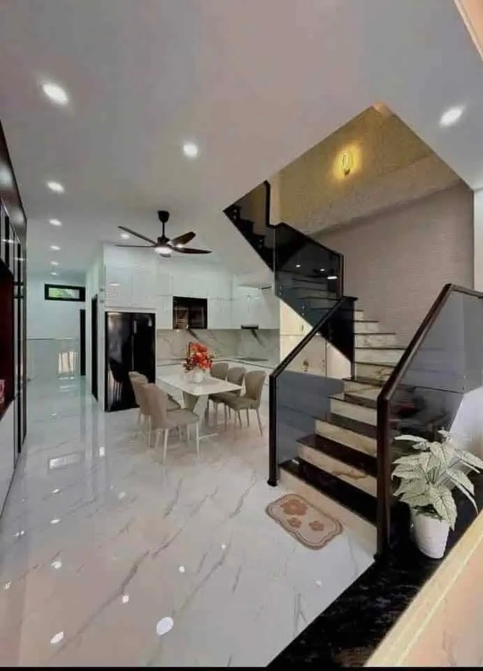 BÁN NHÀ PHỐ 1 TRỆT 2 LẦU TỈNH LỘ 826 – CẦN ĐƯỚC LONG AN – 135m² – GIÁ 2 TỶ9 – SHR