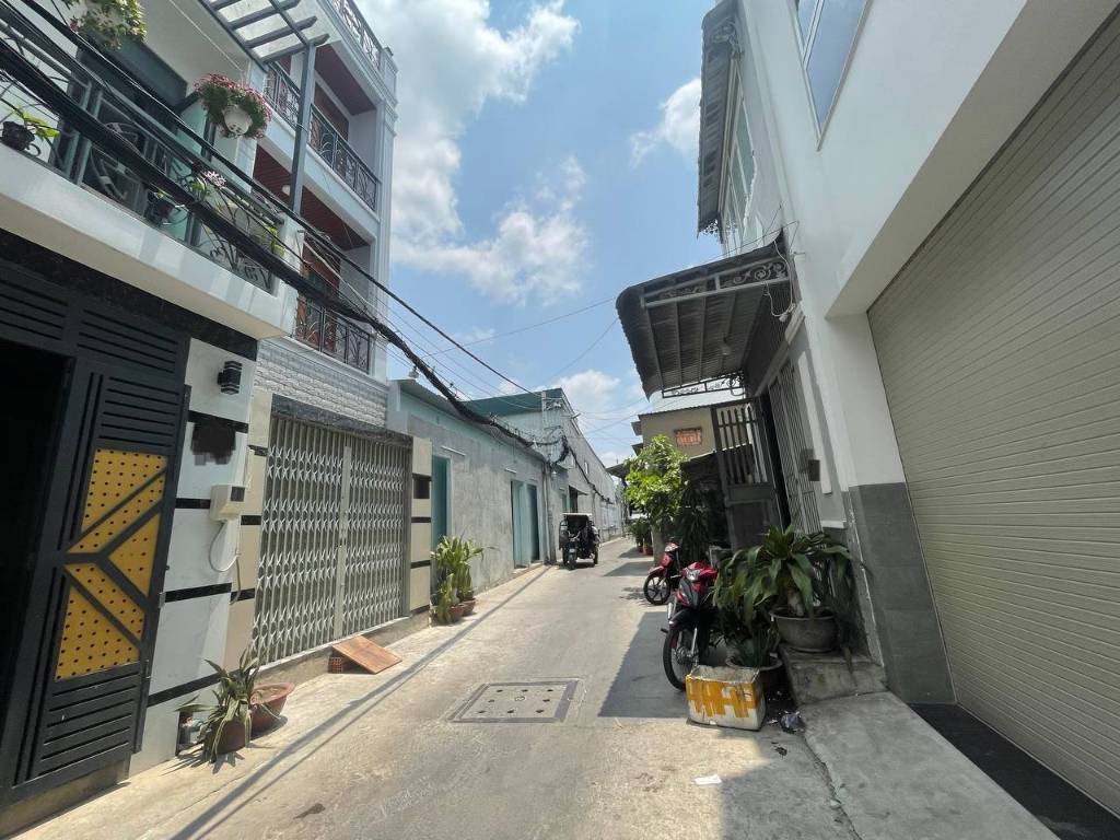Bán nhà riêng 65m2, ngang 4.5m - Hẻm ô tô, Đường Lê Trọng Tấn, Quận Tân Phú