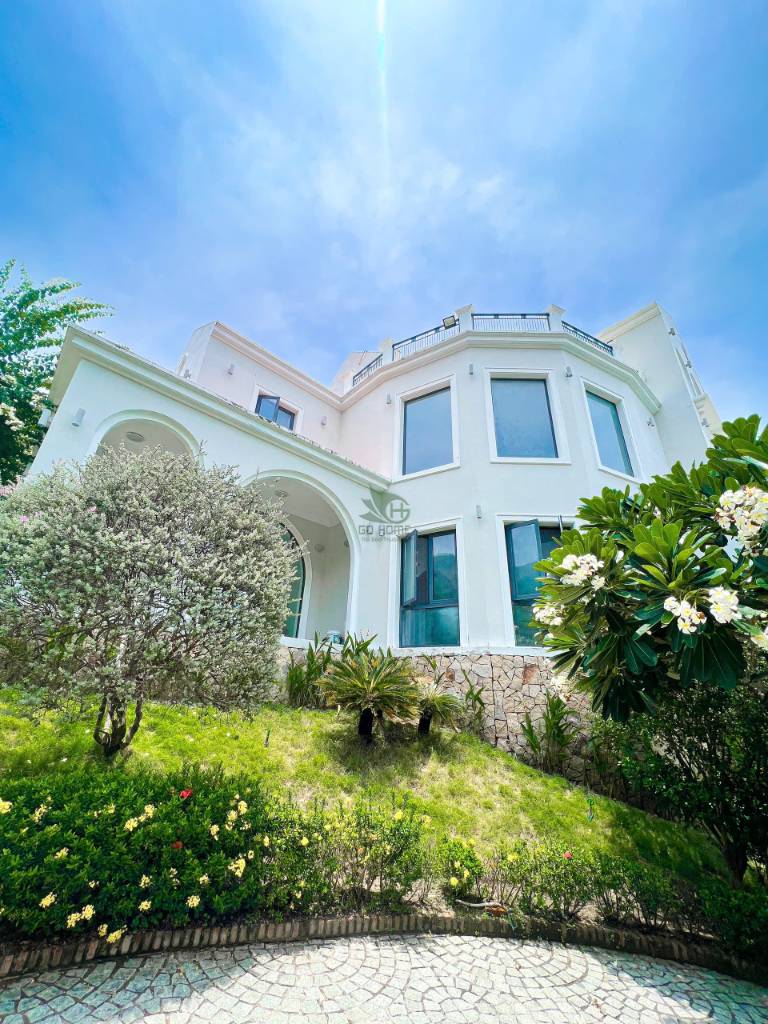 CHO THUÊ VILLA 8 PHÒNG NGỦ CÓ THANG MÁY – VIEW BIỂN & NÚI CÔ TIÊN – 90 TRIỆU/THÁNG