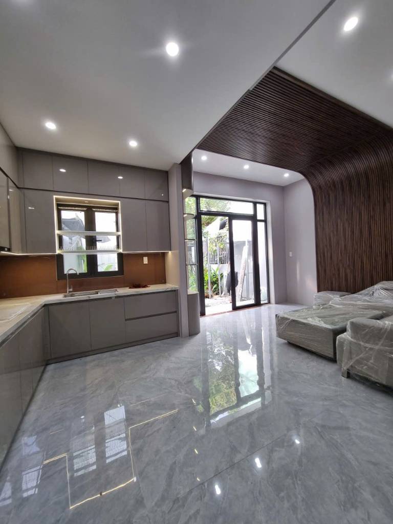 Tôi cần bán nhà C4 sân vườn rộng, kiệt Thành Vinh 2 Sơn Trà – cách biển 200m