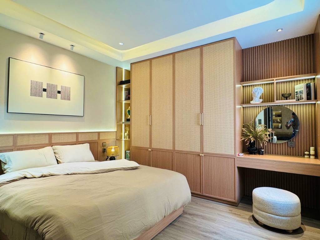Vợ chồng tôi chuyển công tác vào Nam cần bán nhanh căn hộ Vinhomes Gardenia, Sẵn sổ đỏ, Đủ nội thất