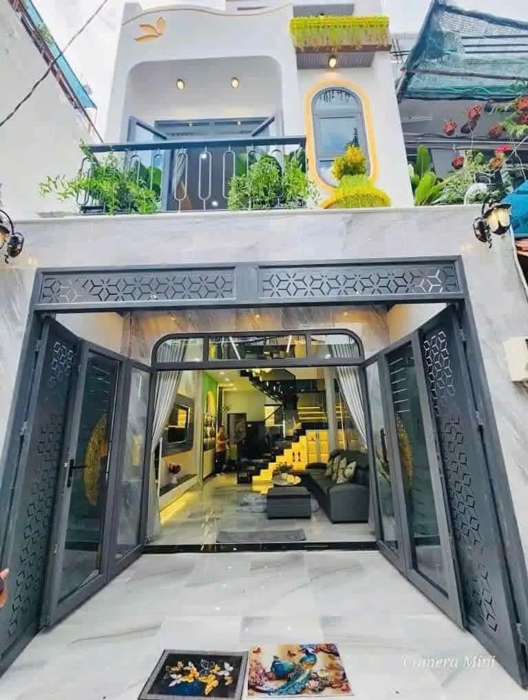 CẦN TIỀN BÁN NHÀ – 1 TRỆT 1 LẦU – CẦU TRÀM – 95M² – SHR – CẦN ĐƯỚC, LONG AN