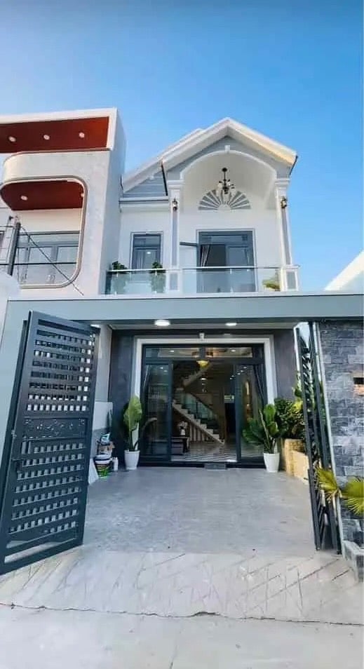 CHỦ KẸT TIỀN – BÁN NHANH NHÀ 2 TẦNG – GẦN UBND XÃ LONG TRẠCH – CẦN ĐƯỚC LONG AN – 90m² GIÁ 2 TỶ1 SHR