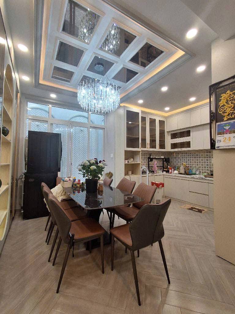 Huỳnh Tấn Phát (30m ra mặt tiền); 5,5x15m; nhà đẹp nội thất đầy đủ vào ở ngay; KDC hiện hữu
